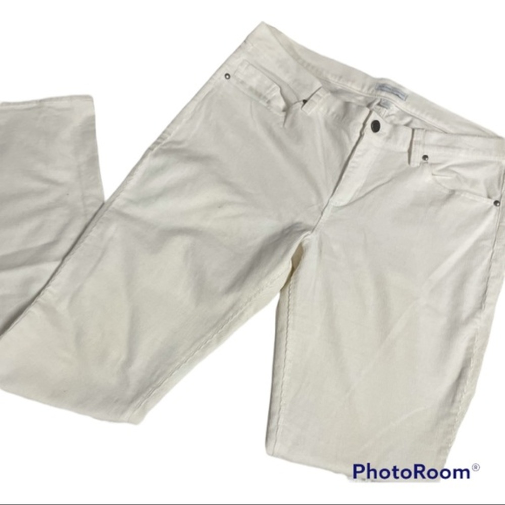 SOLD  New York and Company -white Tiny Cords Corduroys skinny leg Pants 5 Pocket